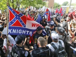 В США произошли столкновения на митинге националистов