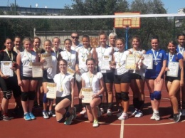 В Доброполье состоялся товарищеский турнир по волейболу среди девушек