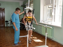 В отделении реабилитации Запорожской областной больницы за пару месяцев ставят на ноги парализованных пациентов