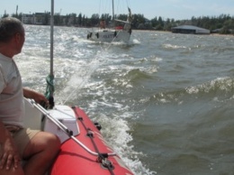 У побережья Мариуполя яхта попала в аварию: фото