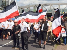В Берлине сотни неонацистов почтили маршем заместителя Гитлера