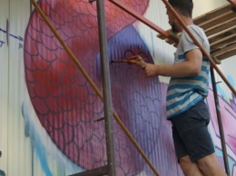 Это смело: Как граффитчики за сутки изменили торговый центр в Одессе (ФОТО, ВИДЕО)
