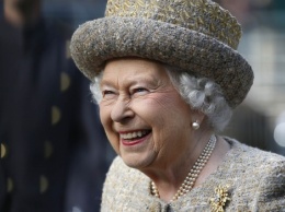 СМИ: королева Елизавета в ближайшем будущем не намерена передавать престол принцу Чарльзу