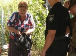 Славянские правоохранители посетили могилу сотрудника органов внутренних дел, погибшего при исполнении служебных обязанностей