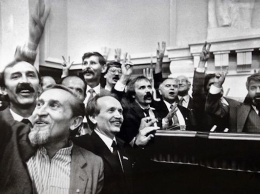 1991 год: Порошенко заработал первый миллион, Яценюк таксовал, регулировщик Садовой