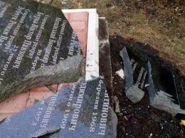 В районе Бахмута неизвестные разбили памятник погибшим воинам батальона им. Кульчицкого