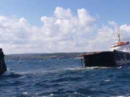 У входа в Босфор раскололось пополам судно, возившее сырье в оккупированный Крым