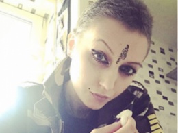 Онкобольная певица Лама Сафонова вынуждена отложить лучевую терапию