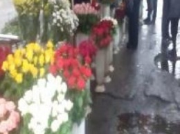 Что происходит на цветочных рынках Днепра в День Знаний