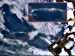 В Сети появилось видео 1,5-километрового НЛО, который находился в облаках возле МКС (ВИДЕО)
