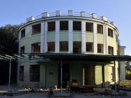 Швейцарская фармкомпания начала реконструировать в Одессе фабрику-кухню 1930-х: уникальное здание могут снести