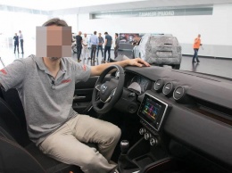 В Сеть просочились изображения салона 2018 Dacia Duster