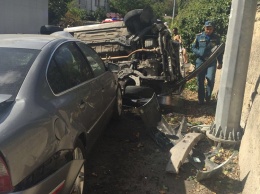 В Севастополе пьяная автоледи опрокинула свою машину и разбила две иномарки