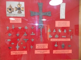 В Музее украинской живописи показывают тысячу крестов