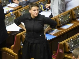 Савченко насмешила сеть нарядом монашки в Раде