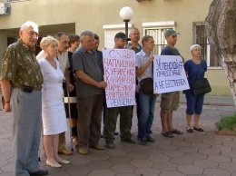 Акция протеста: жители Успенской, 17 выступили против незаконного решения суда о судьбе ОСМД