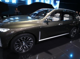 BMW Concept X7 iPerformance озарил Франкфурт смелым дизайном и роскошью