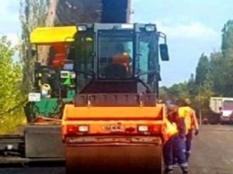 В «ДНР» ведут ремонт дороги в «ЛНР»