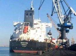 В «Южный» пришло очередное судно с углем из ЮАР