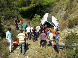 В Турции автобус рухнул с обрыва: погибли четыре человека