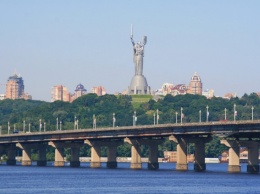 Столичные власти собираются проверить опоры 8 киевских мостов