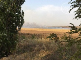 Под Мариуполем горит военный склад боеприпасов