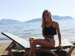 «Сексуальные ножки»: знаменитая украинская чемпионка вызвала восторг в соцсети пикантным фото в нижнем белье
