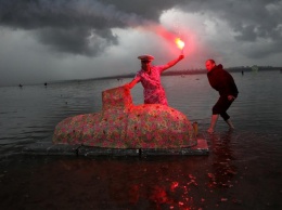 Субмарина домохозяйки и "Дыхание воды": на Куяльнике проходит ленд-арт фестиваль