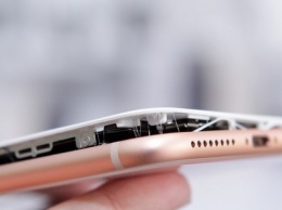 Батарея iPhone 8 Plus раздувается во время зарядки