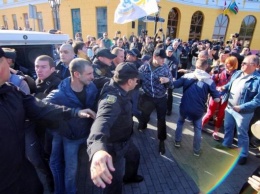 Полиция вместе с титушки пыталась помешать украинцам встретиться с Саакашвили