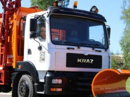 Чиновники Полтавской ОГА "наварили" почти миллион гривен на покупке мусоровоза КрАЗ