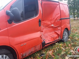 В Николаеве «маршрутка» влетела в авто на обочине - госпитализированы четыре человека