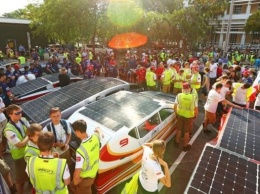В Австралии началась гонка на солнечных автомобилях