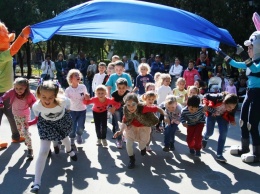 В Симферополе дети и взрослые сдали игровой экзамен на знание ПДД
