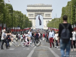 Париж намерен освободиться от обычных автомобилей к 2030 году