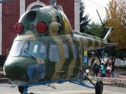 В Александрии на плацу воинской части открыли второй вертолет
