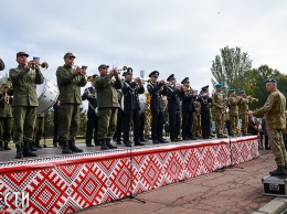 День защитника Украины в Николаеве: 300-метровый национальный флаг и марш военных и волонтеров