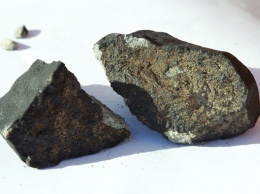 Древний метеорит возрастом 4,5 млрд лет продадут в Интернете