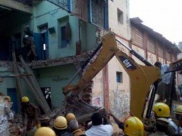 В Индии обрушилось здание автобусного депо, есть погибшие