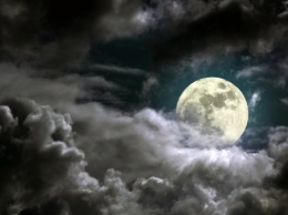 Ученые рассказали, как Луна влияет на грозовую активность