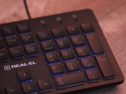 REAL-EL 7070 Comfort Backlit - эргономичная клавиатура с зональной подсветкой за недорого!