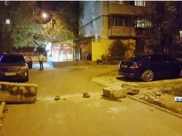 Жители керченского двора воспрепятствовали парковке радикально
