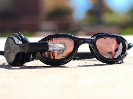 Представлены новые плавательные очки дополненной реальности