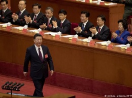 Компартия Китая поставила Си Цзиньпина на один уровень с Мао Цзэдуном