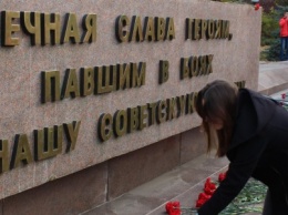 В Николаеве отметили День освобождения Украины возложением цветов к памятнику Героям-Ольшанцам