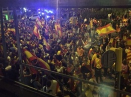 На демонстрации противников независимости Каталонии в Барселоне пострадали три человека