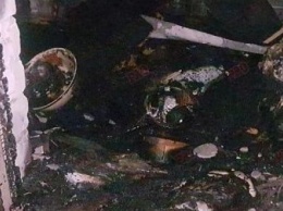 В Бердянске пожар уничтожил захламленный балкон, - ФОТО, ВИДЕО