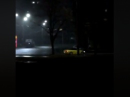 "На остановке рядом стояли люди": появилось видео уличных гонок по ночному Харькову