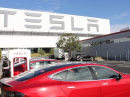 Tesla показала рекордные убытки
