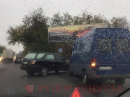 На Овидиопольской дороге произошло ДТП, а патрульная машина, стоявшая рядом, не отреагировала